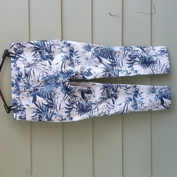 Peck & Peck Blue and White Patterned Pants Sz 12P Stretchy - Picture 3 of 5